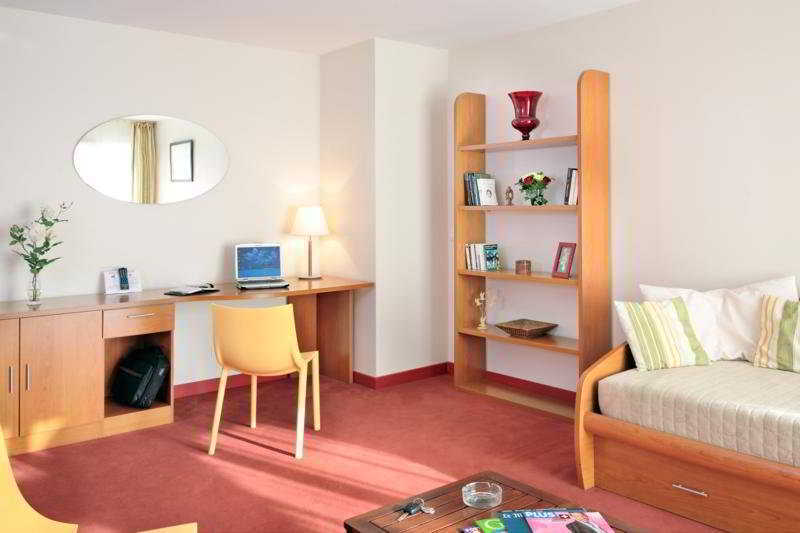 Hotel Quality Suites Maisons-Laffitte Paris Ouest Exterior foto